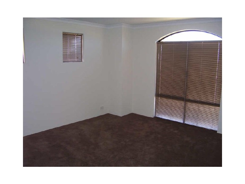 3 Drosera Turn, Halls Head WA 6210