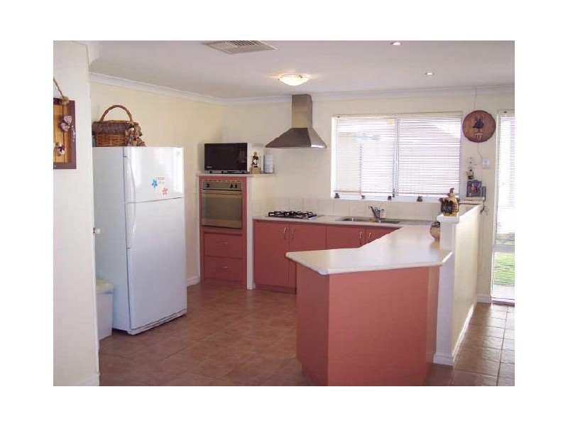 201 Oakmont Avenue, Meadow Springs WA 6210