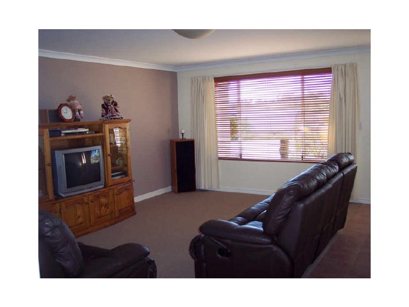 201 Oakmont Avenue, Meadow Springs WA 6210