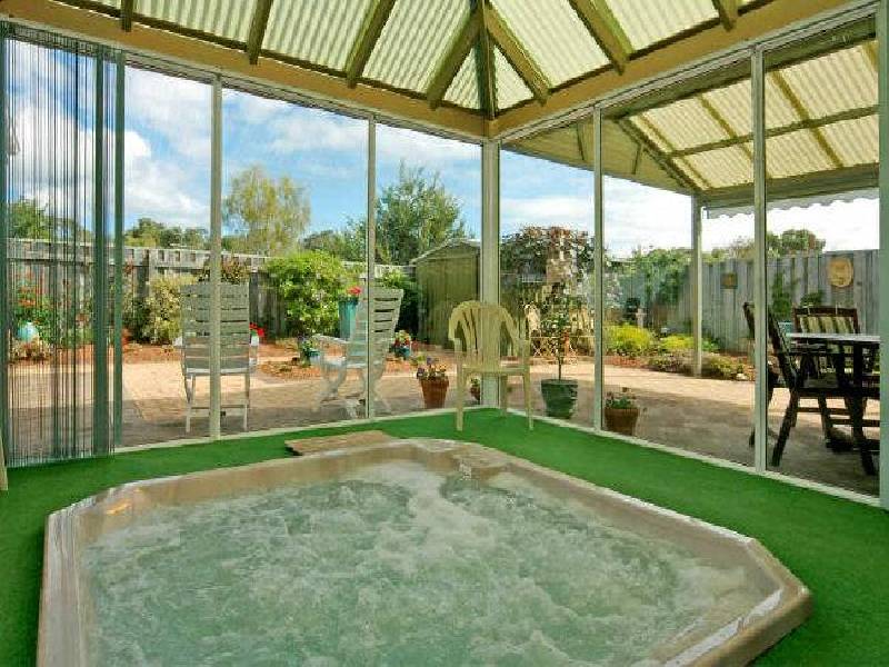 2 Quayside Close, Halls Head WA 6210