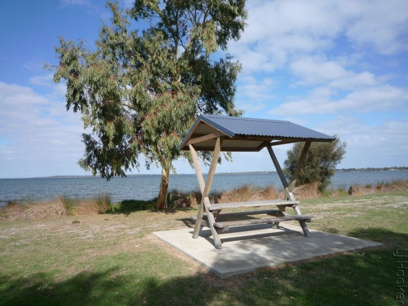 31 Dorothy Avenue, Falcon WA 6210