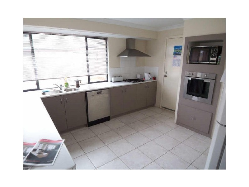 3 Albina Chase, Lakelands WA 6210