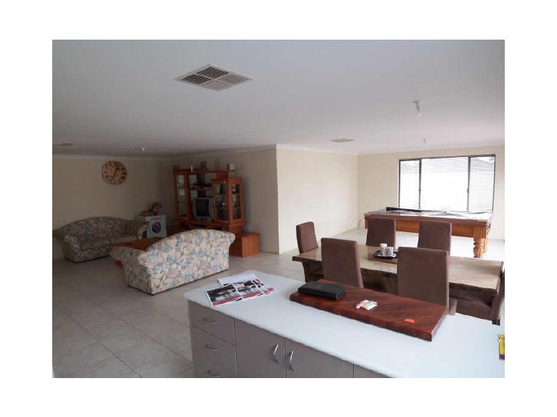 3 Albina Chase, Lakelands WA 6210