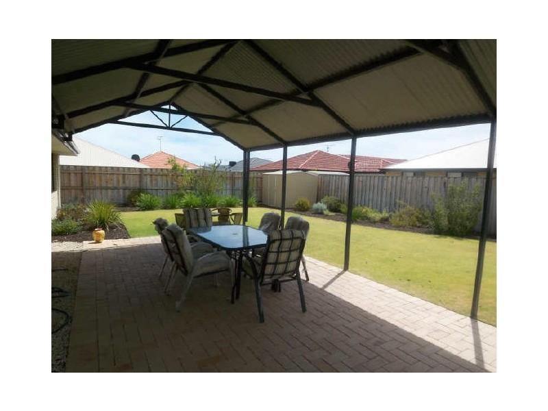 7 Tingle Way, Halls Head WA 6210