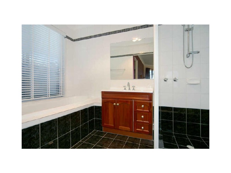 10 Regia Pass, Madora Bay WA 6210