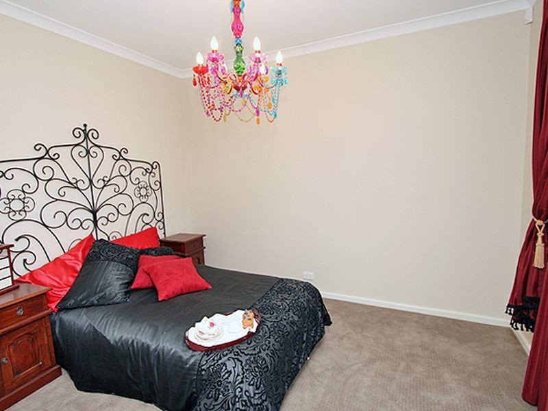 26 Rialto Place, Halls Head WA 6210