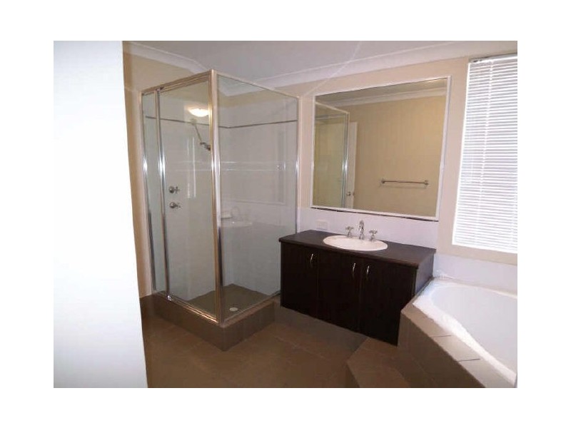 32 Pineknoll Gardens, Meadow Springs WA 6210