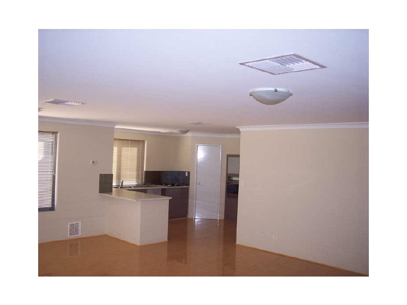 32 Pineknoll Gardens, Meadow Springs WA 6210