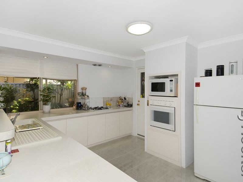 18 Staunton Rise, Halls Head WA 6210