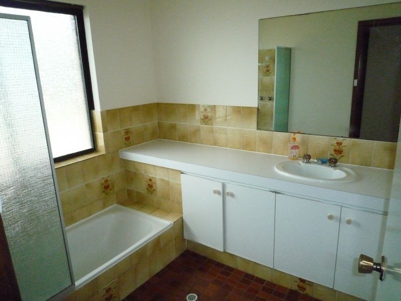 4 Sussex Place, Halls Head WA 6210