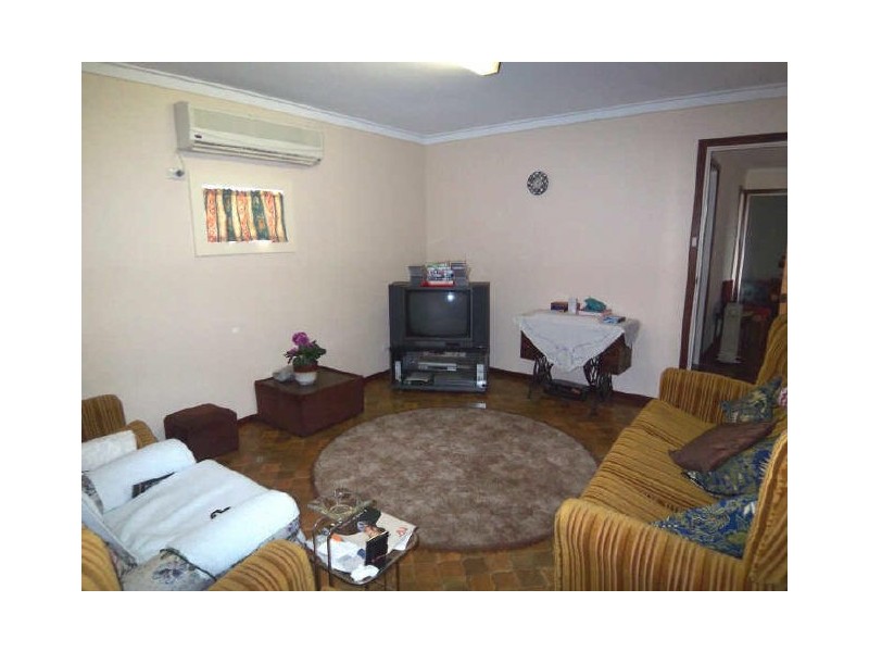 3 Lindley Road, Halls Head WA 6210