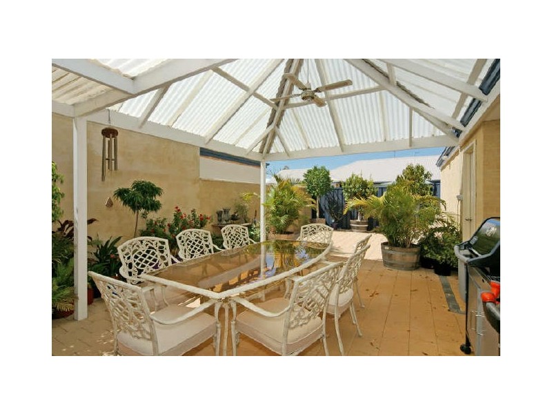 37 Darwin Terrace, Dudley Park WA 6210