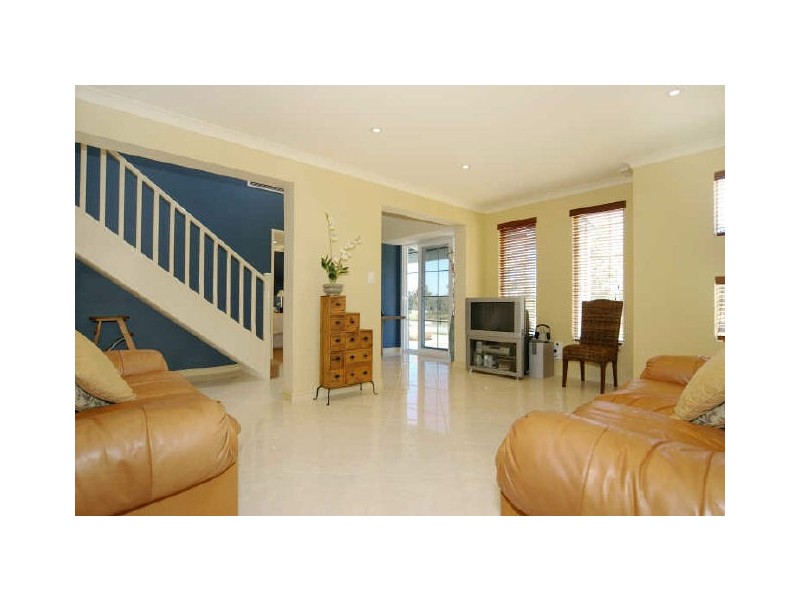 37 Darwin Terrace, Dudley Park WA 6210