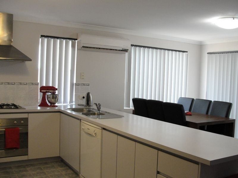 10B Blossom Place, Coodanup WA 6210