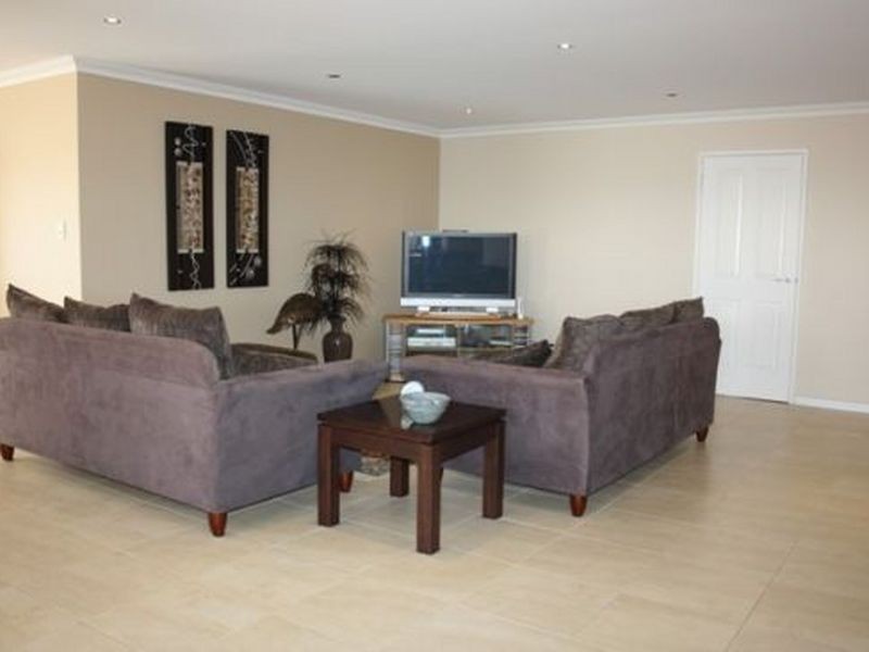 9 Breynia Link, Halls Head WA 6210