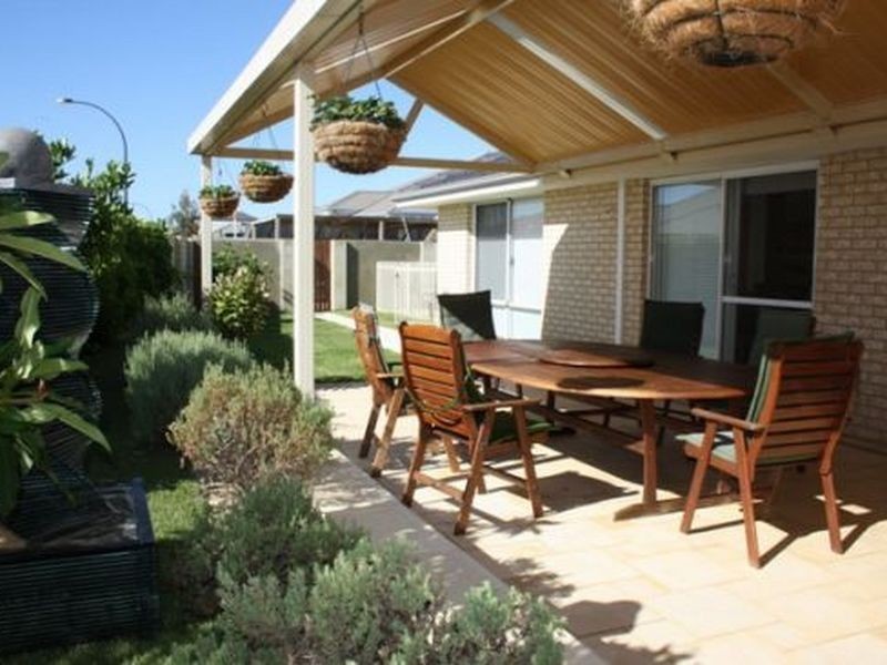 9 Breynia Link, Halls Head WA 6210