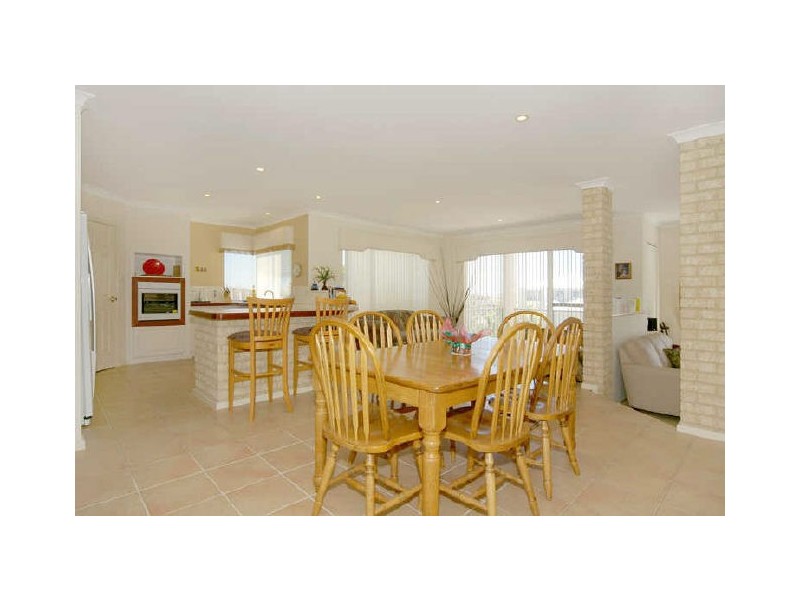 14 Hamilton Way, Silver Sands WA 6210