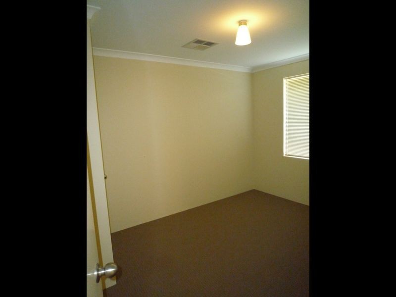 10 Innes Parkway, Lakelands WA 6180