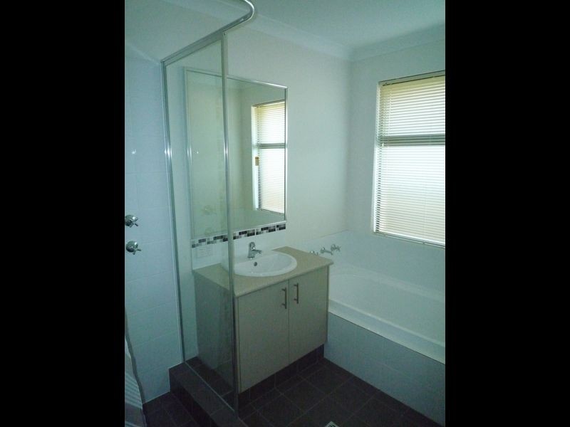 10 Innes Parkway, Lakelands WA 6180