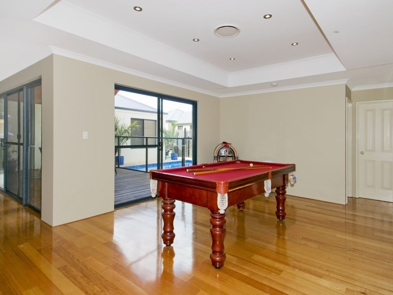 6 Lomatia Ramble, Halls Head WA 6210