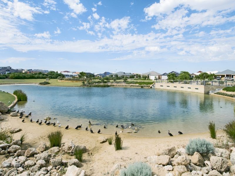 6 Lomatia Ramble, Halls Head WA 6210