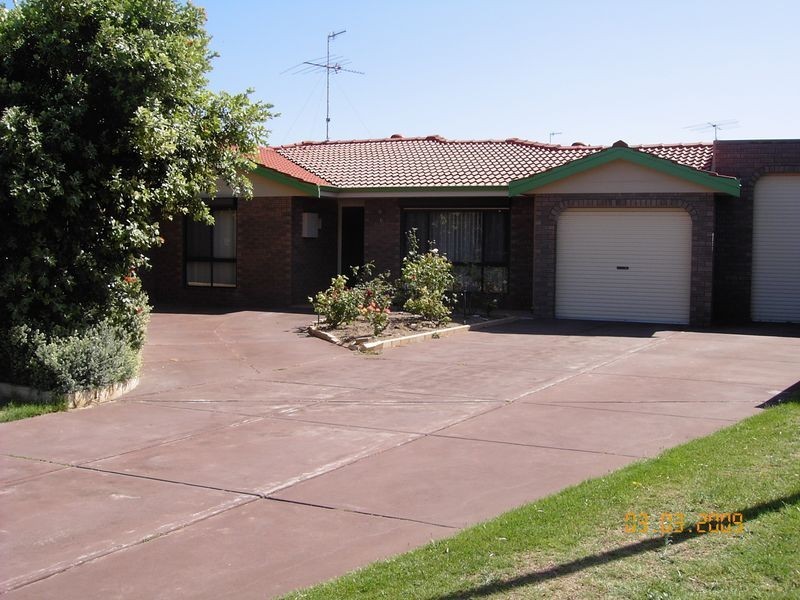 6 Quamby Court, Silver Sands WA 6210