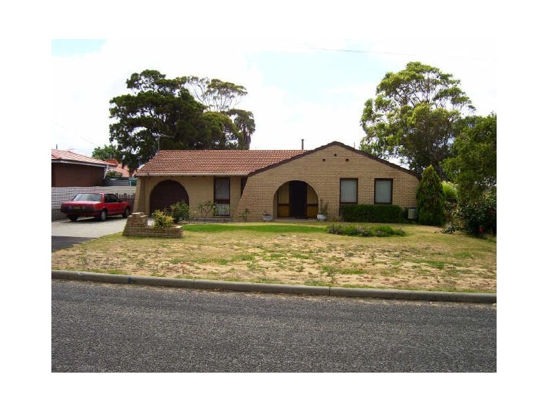 1 Muir Street, Halls Head WA 6210