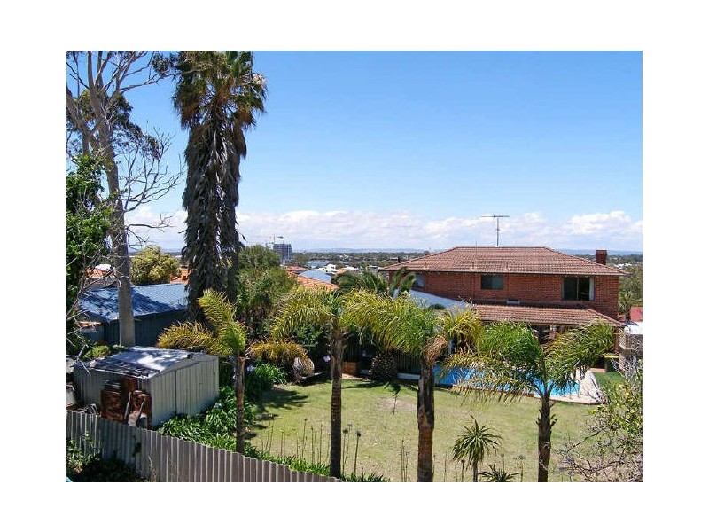 1 Muir Street, Halls Head WA 6210