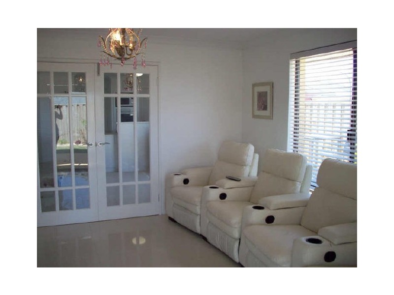 24 Adriana Way, Halls Head WA 6210