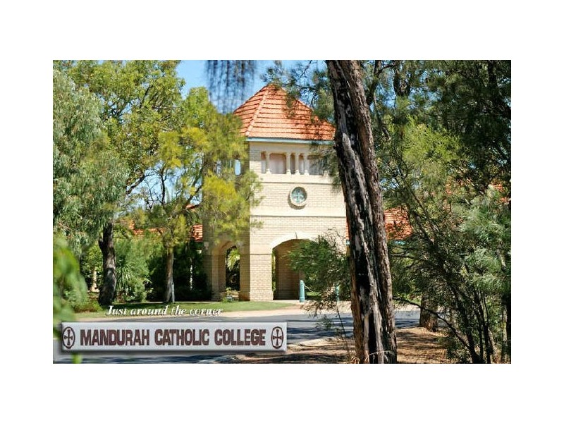 72 Newport Drive, Dudley Park WA 6210