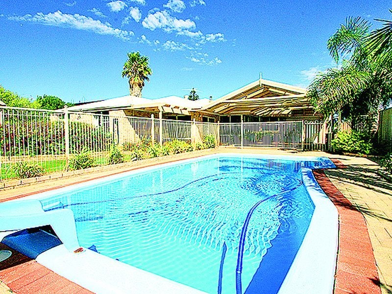 10 Challenger Road, Madora Bay WA 6210