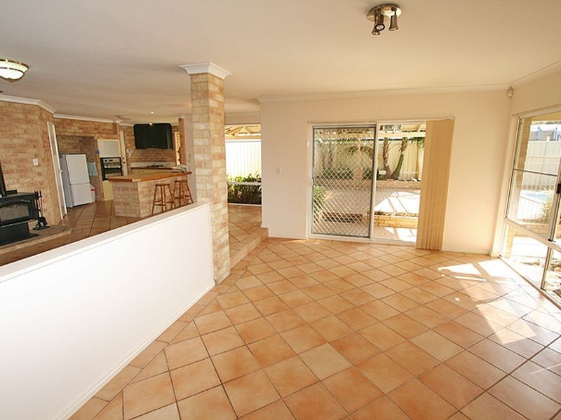 10 Challenger Road, Madora Bay WA 6210