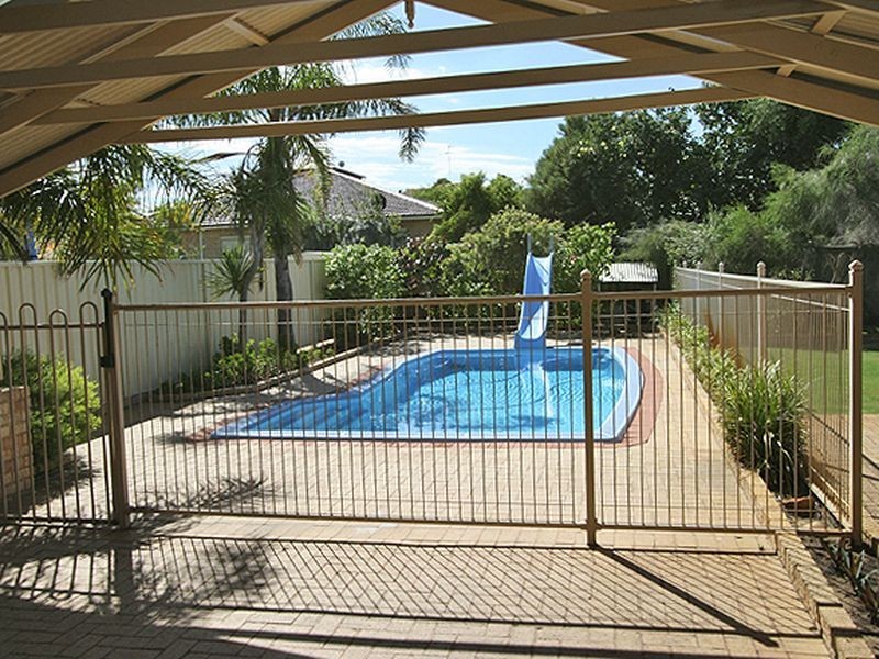 10 Challenger Road, Madora Bay WA 6210