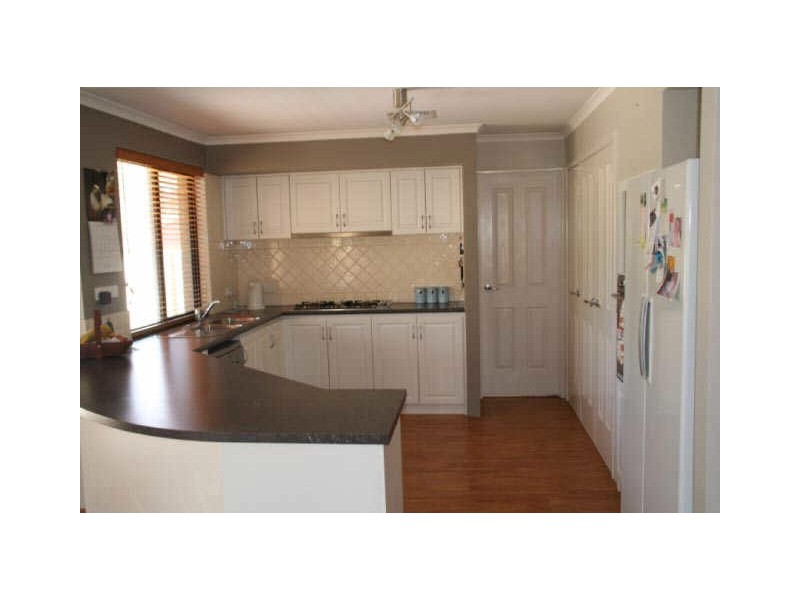 27 Fairborn Retreat, Meadow Springs WA 6210