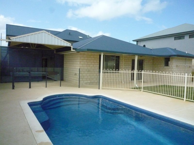 21 Princeton Drive, Wannanup WA 6210