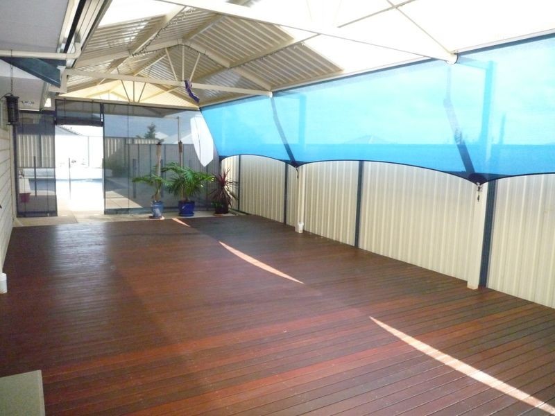 21 Princeton Drive, Wannanup WA 6210