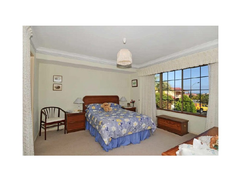 9 Carabeen Place, Halls Head WA 6210