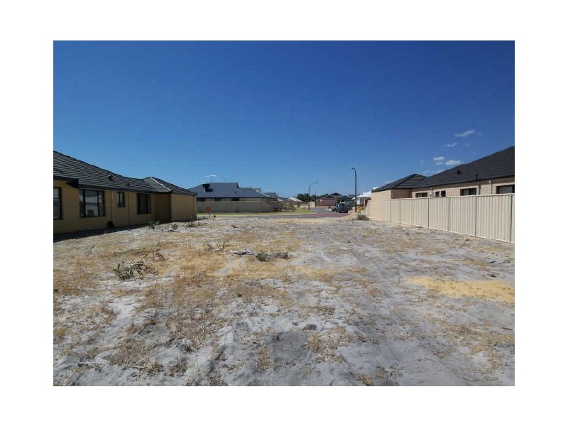 20 Hokitika Drive, Dudley Park WA 6210