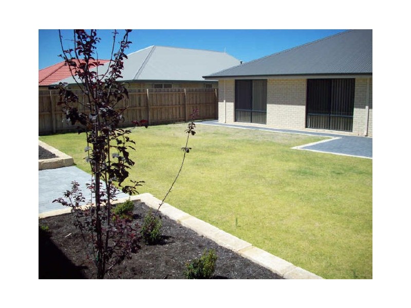 33 Seascapes Boulevard, Halls Head WA 6210