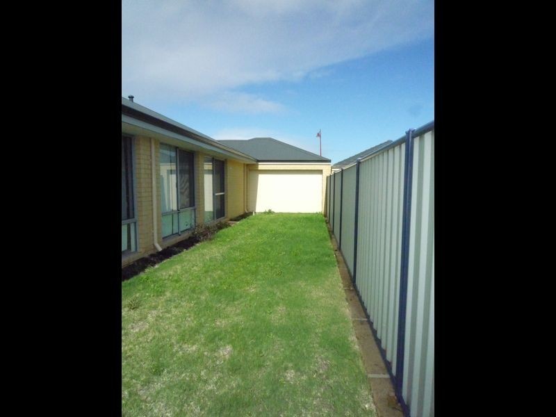 27 Still Meadow Turn, Meadow Springs WA 6210