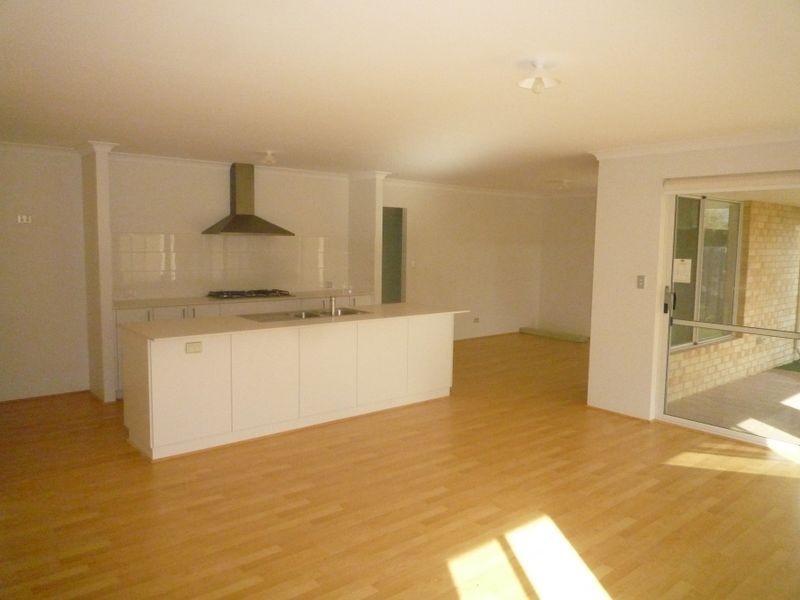 44 Cobaki Brace, Lakelands WA 6180