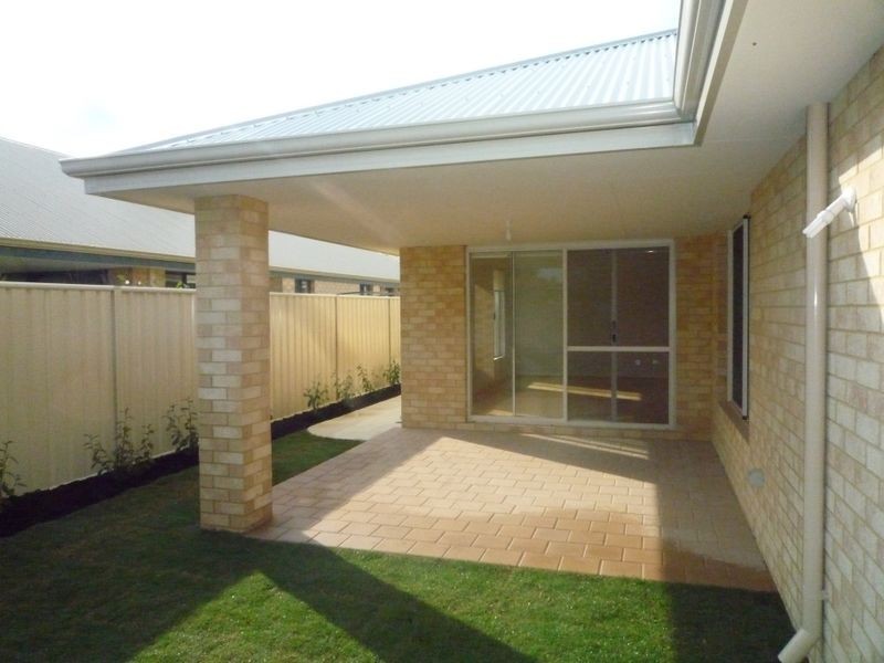 44 Cobaki Brace, Lakelands WA 6180