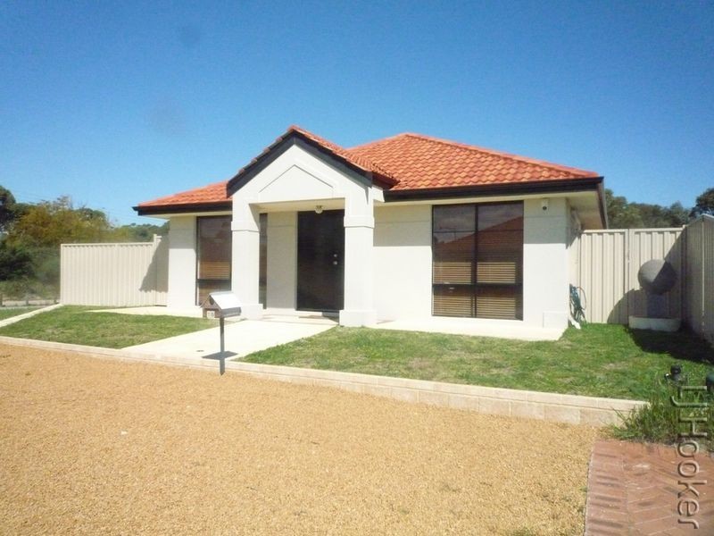 16 Eliza Pass, Madora Bay WA 6210