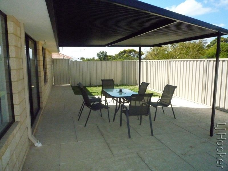 16 Eliza Pass, Madora Bay WA 6210