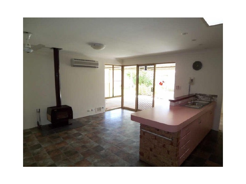 8 Allora Close, Dudley Park WA 6210