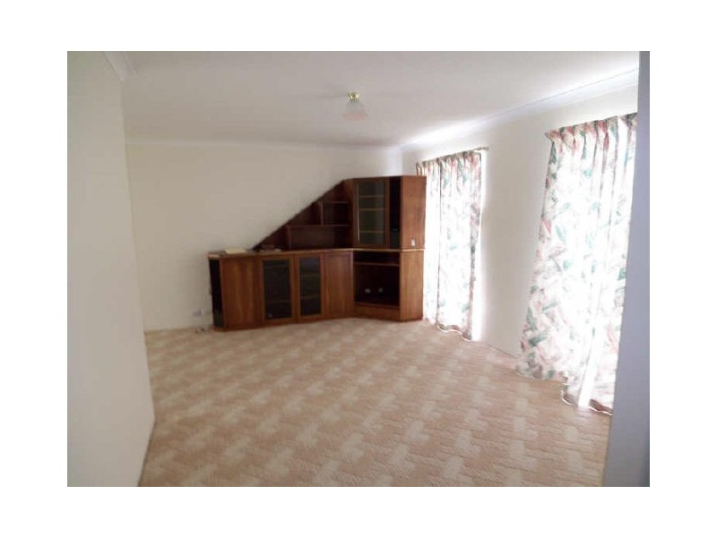 8 Allora Close, Dudley Park WA 6210