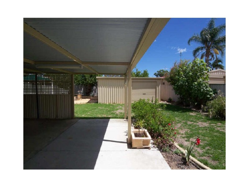 8 Allora Close, Dudley Park WA 6210