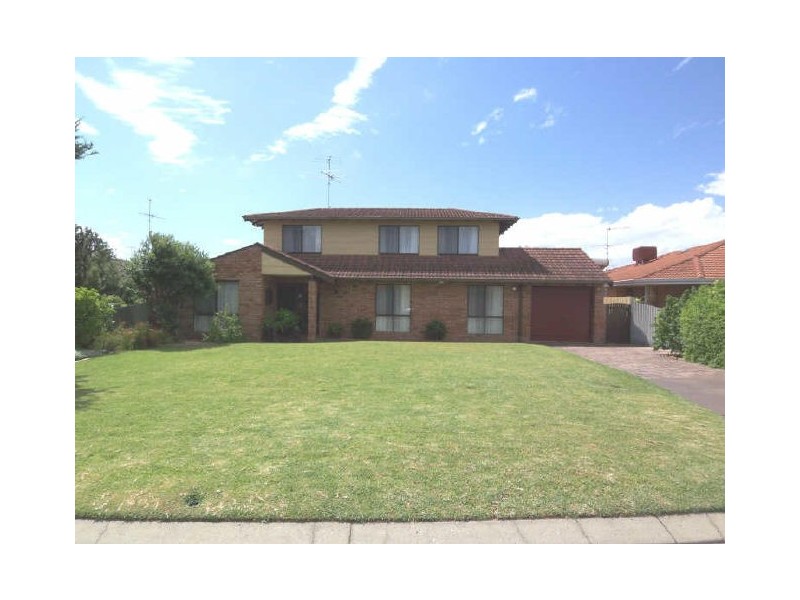 3 Rocklea Place, Silver Sands WA 6210