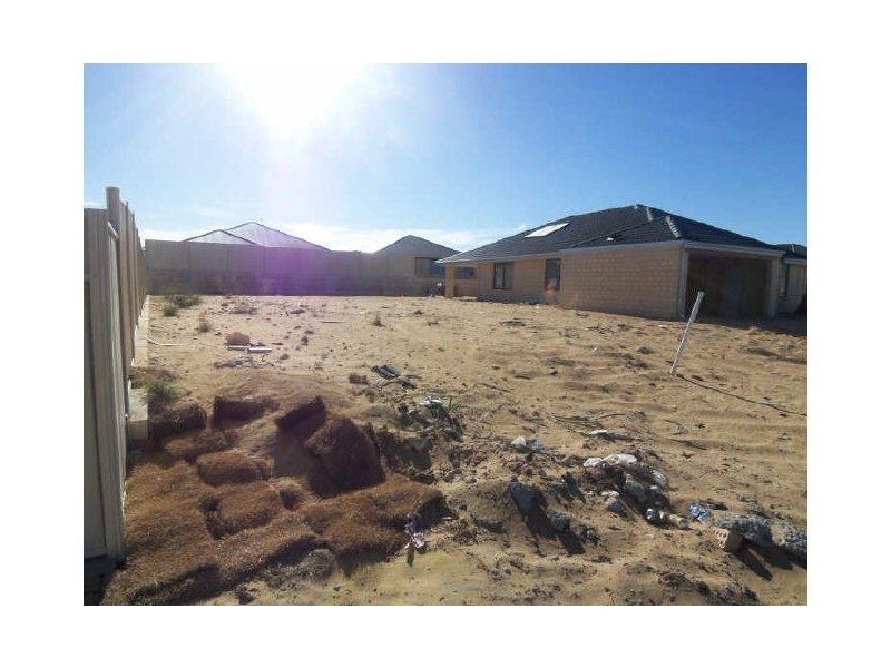 18 Lascelles Circus, Lakelands WA 6210