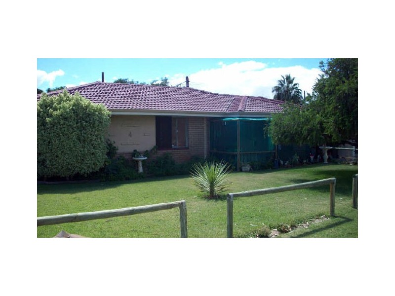 4 Wyeree Road, Silver Sands WA 6210